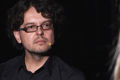 Nemáme dvě Česka, dělení na lidi z vesnic a pražskou kavárnu je klišé, tvrdí Lindner