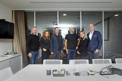 Podpis smlouvy DVTV a Economia