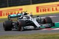 Valtteri Bottas v Mercedesu v pátečním tréninku na Velkou cenu Japonska.
