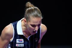 Karolína Plíšková v zápase se Simonou Halepovou na Turnaji mistryň 2019