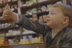 Nejdojemnější letošní vánoční reklama? Patří obyčejnému železářství a vyšla sotva na 3 tisíce korun