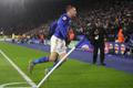 Leicesterský útočník Jamie Vardy slaví branku v síti Arsenalu