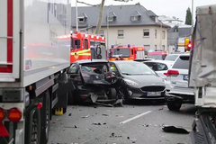 Syřan v Německu najížděl ukradeným kamionem do aut