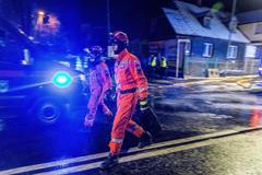 Hasiči v polském městečku Szczyrk, kde vybuchl plyn.