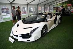 aukce luxusních automobilů