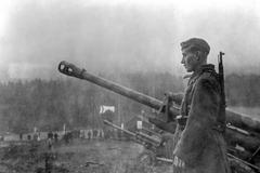 Obrazem: Vojáky na Dukle trápilo bahno a chlad. Pokud přežili, neměli kde se najíst