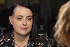 Znásilnění není špatný sex, je to celoživotní trauma. Církev oběti vydírá, tvrdí Hrdá