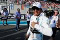 Lewis Hamilton před startem Velké ceny Abú Zabí 2019