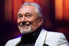 PŘÍMÝ PŘENOS: Vláda jednala na mimořádné schůzi o státním pohřbu pro Karla Gotta