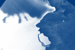 Obří ledovec D-28 Antarktida