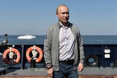 Vladimir Putin se potápí v batyskafu C-Explorer 3