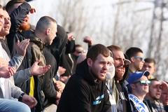 Vodka a pole koronavir zaženou, tvrdí Lukašenko. Bělorusové chodí na fotbal, na hokej i do fastfoodů