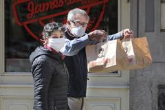 Život v pandemii: Druhá vlna - Petr Smejkal: Jak je možné, že v Česku explodovala 2. vlna?