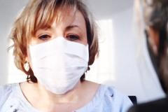 Lusková: Stát odmítá testovat seniory se symptomy, respirátory máme na deset dní