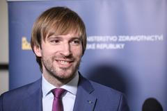 ŽIVĚ: Jsme připraveni na koronavirus? Sledujte TK Ústřední epidemiologické komise