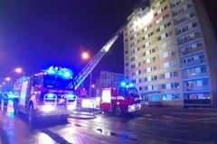 Požár panelového domu v Kladně