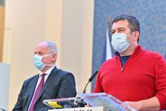 Foto / Covid-19 / Jan Hamáček / Roman Prymula / Rouška / Vláda ČR