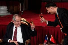 Miloš Zeman čína přípitek