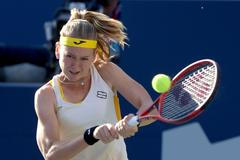 Marie Bouzková v semifinále turnaje Torontu 2019 proti Sereně Williamsové