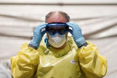 Nemocnice v konferenčním centru IFEMA na okraji Madridu, koronavirus.