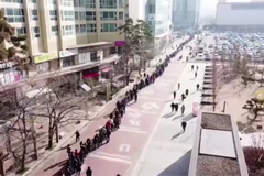 Dron natočil frontu na roušky v jihokorejském Tegu