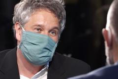 Epidemiolog: Zdravotnictví je v krizi a vláda to ví. Proto jsou opatření drastická