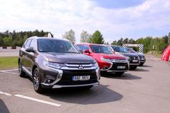 Mitsubishi Expedition