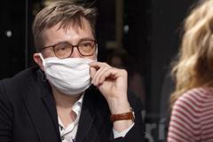 Šmucler: Bude mi blbě a možná umřu, ale nedělejme z koronaviru jediný problém Česka