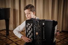 Zlatý oříšek - akordeonista Viktor Stocker