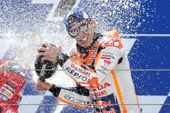 Marc Márquez oslavuje vítězství