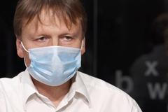 Lék Remdesivir? Není jisté, že ho dostaneme, ale věříme, že může zabrat, říká šéf VFN