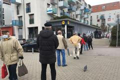 Obchody striktně drží čas pro důchodce. Mladší lidi skutečně vykazují