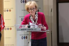 Helena Válková jako vládní zmocněnkyně pro lidská při setkání se zástupci neziskových organozací na úřadu vlády v říjnu 2019