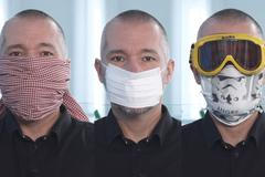 Roušky stokrát jinak. Veselovský radí, čím se zakrýt, aby to mělo smysl