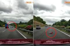 Při silniční honičce vypadlo z vozidla dvouleté dítě