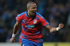 Jean-David Beauguel slaví gól v zápase první ligy Plzeň - Slavia.