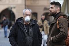 Koronavirus, Coronavir, COVID-19 - Prázdná Praha - rouška, respirátor, turisti, zákaz vstupů, zavřeno, Staroměstké náměstí, Pařížská