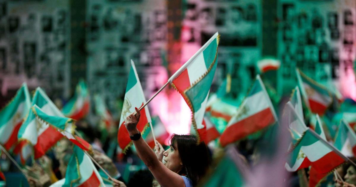 Protesty v Íránu si vyžádaly nejméně 45 obětí, prezident vyzval ke zdrženlivosti