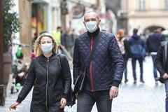 Koronavirus, Coronavir, COVID-19 - Prázdná Praha - rouška, respirátor, turisti, zákaz vstupů, zavřeno, Staroměstké náměstí, Pařížská