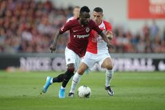 Guélor Kanga a Nicolae Stanciu v derby Sparta - Slavia v 10. kole první ligy