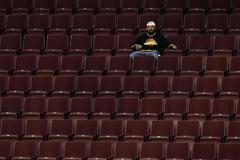 Osamělý fanoušek Vancouveru smutnící po vyřazení z play off