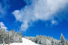 Obstojně se dá ještě lyžovat Jeseníkách a Beskydech. Krkonoše stále hlásí až 130 cm sněhu