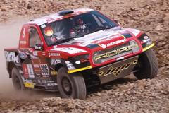 Čechy Dakar bolí: Na trať snad naházeli kameny z celého světa