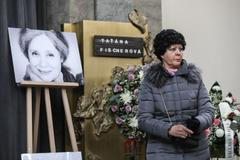 Pohřeb Táňa Fischerová, Krematorium Strašnice