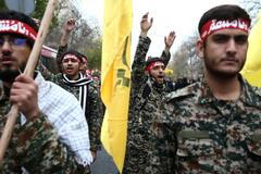 Smuteční akce kvůli smrtí generála Kásema Solejmáního. Na snímku íránští vojáci.