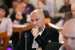 Jednorázové užití / Jiří Švachula / ANO