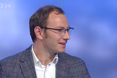 Řada Čechů souhlasí s Babišem, že europoslanci jsou vlastizrádci, tvrdí Knotek z ANO