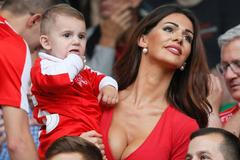 fotbal, ME 2016, Erjona Sulejmaniová, manželka reprezentanta Švýcarska Blerima Džemailiho