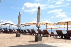 Kvůli hrozbě nákazou koronavirem zejí prázdnotou i pláže na Bali