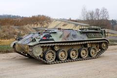 Obrněný pásový transporter Saurer 4K 4FA